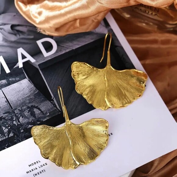 NWT Statement Hook Earrings Large Ginkgo Leaf 14K Plated Fairy Glam Festival - Picture 5 of 12